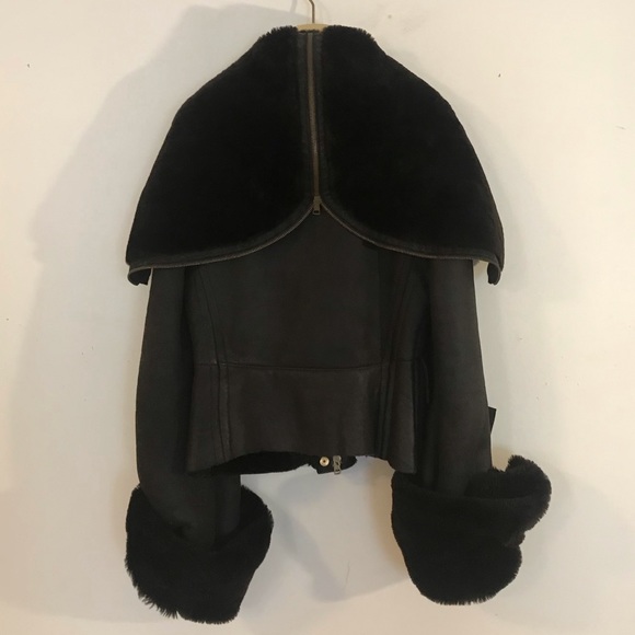 Gucci Cropped Shearling Jacket - Picture 14 of 16